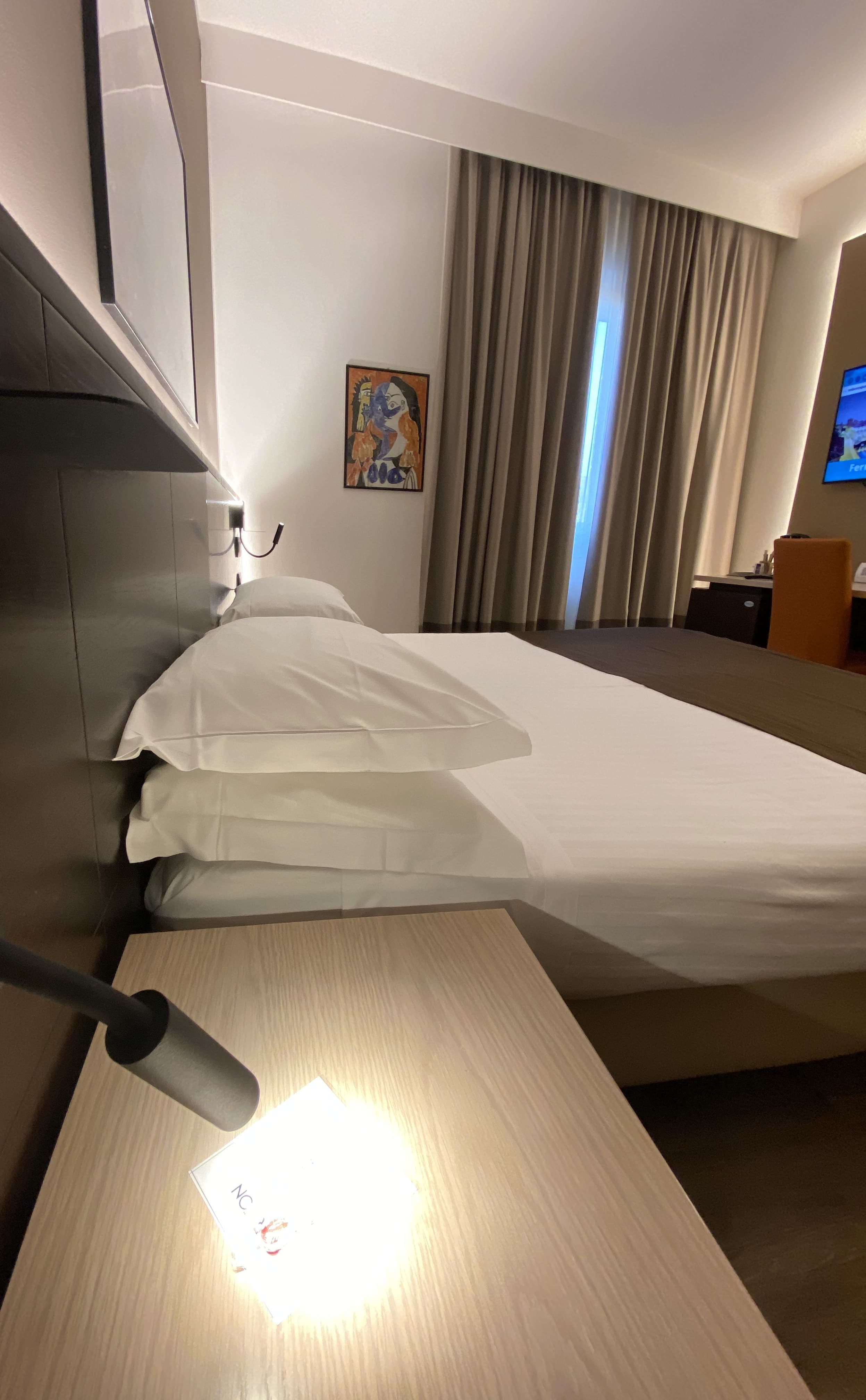 HOTEL CARLTON